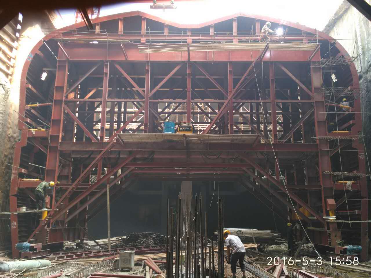 洛陽(yáng)高飛公司生產(chǎn)的貴陽(yáng)地鐵站臺(tái)臺(tái)車(chē)開(kāi)始投入使用 洛陽(yáng)高飛公司生產(chǎn)的貴陽(yáng)地鐵站臺(tái)臺(tái)車(chē)開(kāi)始投入使用
