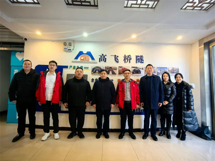 熱烈歡迎國資委物資流通國際合作事務(wù)中心書記、主任王校武一行蒞臨公司走訪調(diào)研